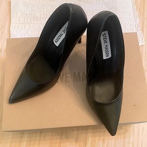 Steve Madden Vala black leather size 5